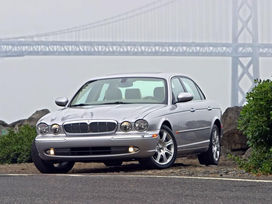  Jaguar XJ8 L 2005 года  (фото 45 из 63)